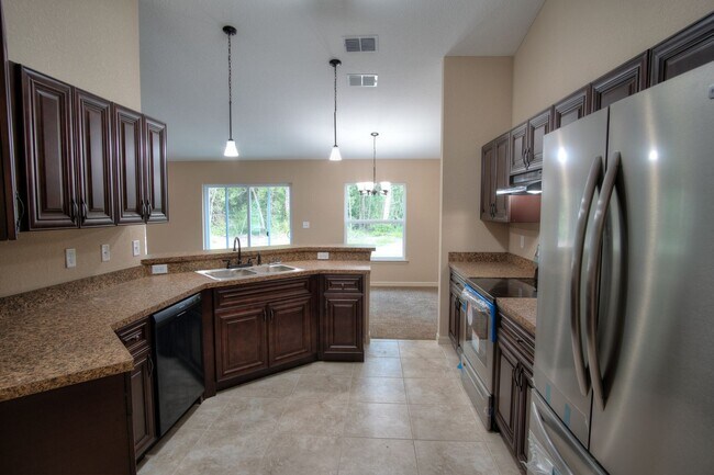 Building Photo - BRAND NEW 4/2/2 Home for Rent. Available NOW!