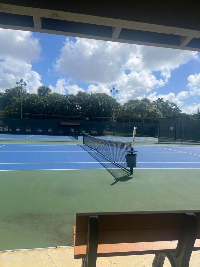 Building Photo - 2614 Nassau Bend