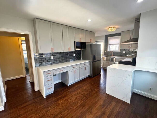 Building Photo - Beautiful and Spacious 4BD 2BA Single-Family Home in Arlington Heights