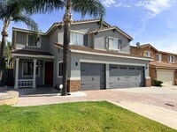 Building Photo - Amazing 5 bedroom home for rent in North Fontana