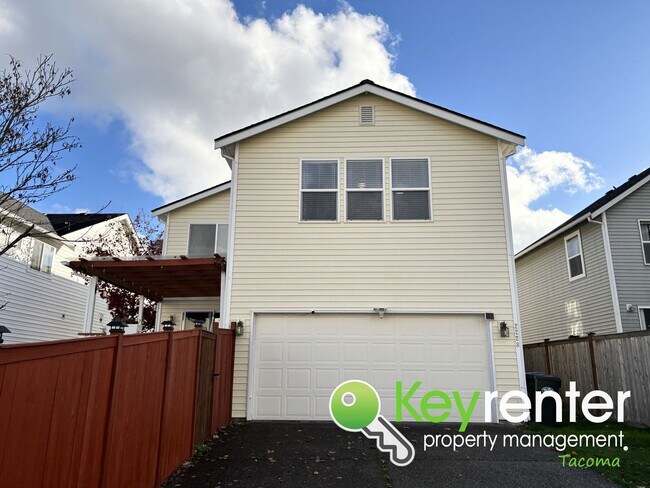 Building Photo - Spacious 4-Bedroom, 2.5 Bath Dupont Rental 5 Minutes from JBLM – Over 2,600 Sq Ft of Comfort