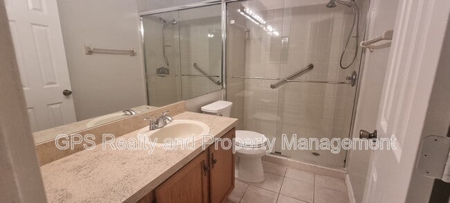 Building Photo - 956 Forest Ridge Ct