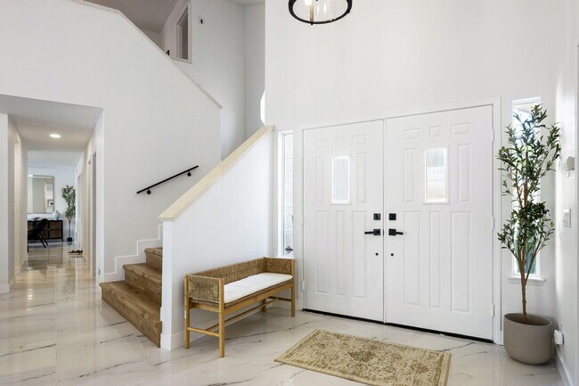 Building Photo - 76817 Manor Ln