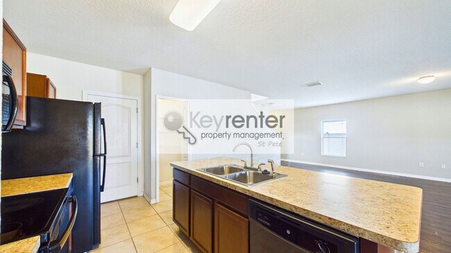 Building Photo - 14517 Dunrobin Dr