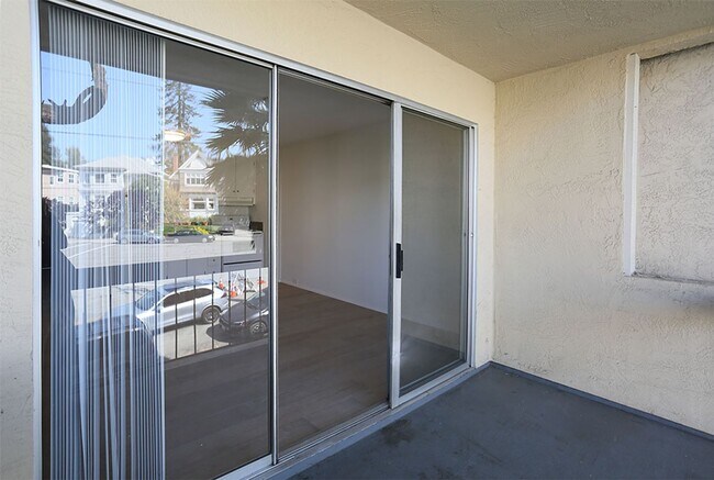 Building Photo - 315 Wayne Pl