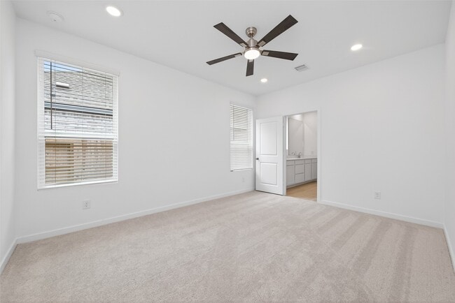 Building Photo - 13071 Pne Trace St