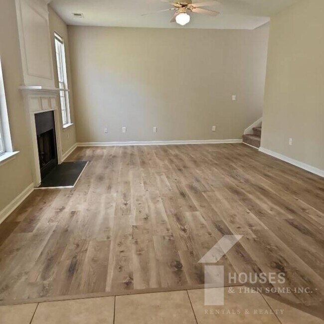 Building Photo - 210 Stapleford Park Dr