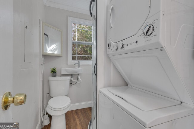 Building Photo - 9 Meridian Dr