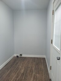 Building Photo - Newly remodeled 2 bedroom 1 bath home for ...