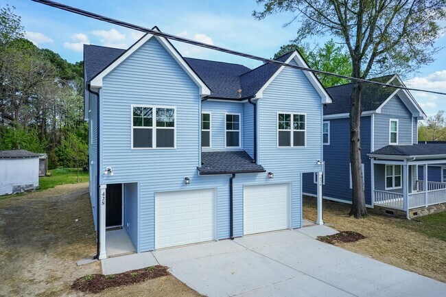 Building Photo - Brand NEW Three Bedroom Home!