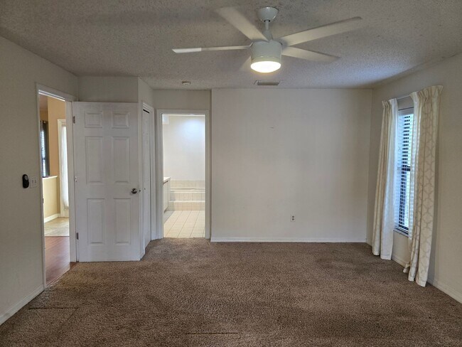 Building Photo - Be Home for the Holidays!