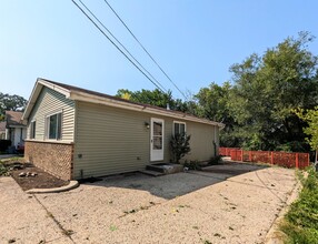 Building Photo - 532 Pleasure Dr