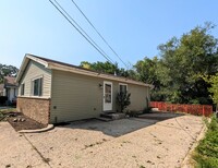Building Photo - 532 Pleasure Dr
