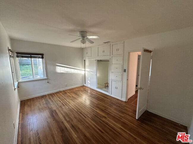 Building Photo - 4001 Chevy Chase Dr