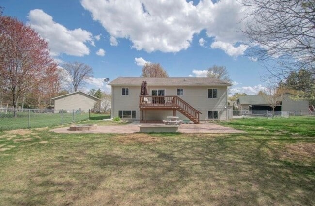 Building Photo - Click the “Apply Now” button or email wapmrentals@gmail.com for a prompt response.