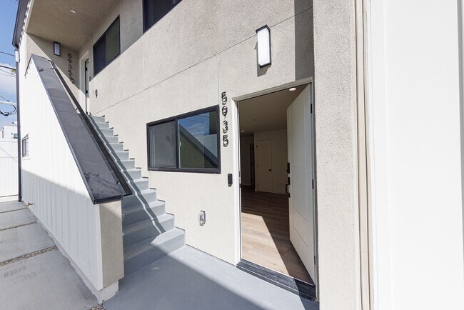 Building Photo - 5935 Comey Ave