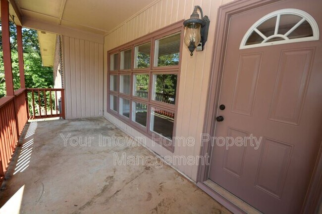 Building Photo - 1864 Flintwood Dr SE