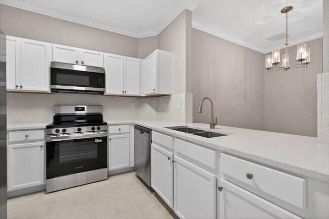 Building Photo - 160 Village Blvd