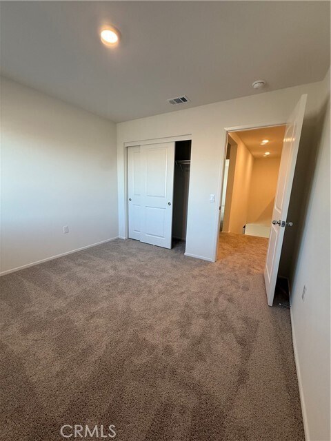 Building Photo - 479 Hollyhock Cir