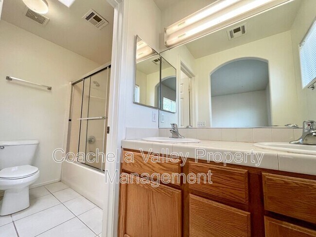 Building Photo - 66028 Mission Lakes Blvd