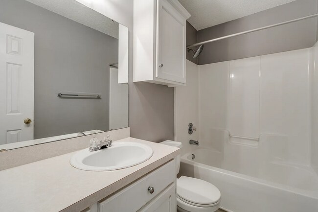 Building Photo - 402 Plantation Pointe Dr