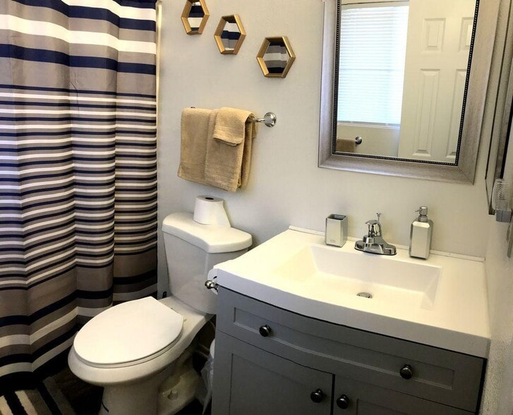 Building Photo - 73829 S Slope Dr