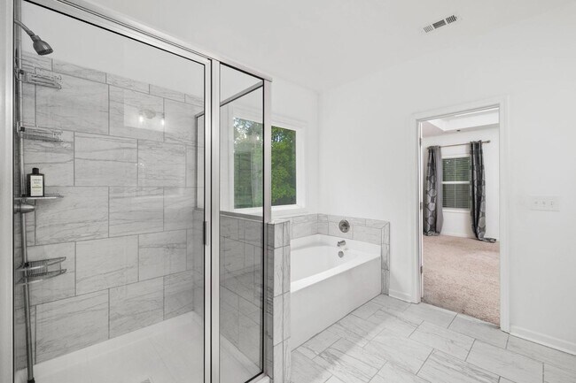 Building Photo - 2108 Charmond Dr