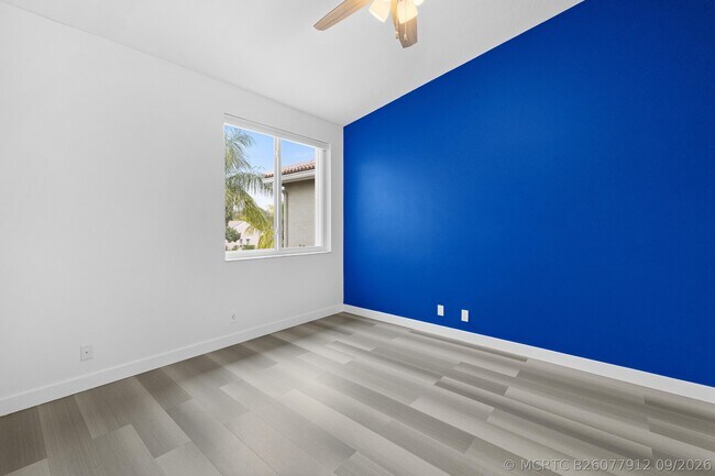 Building Photo - 88 N Lakeshore Dr