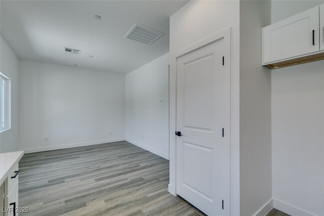 Building Photo - 367 N 16th St
