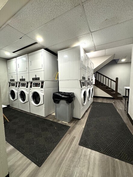 Building Photo - 367 Broadway