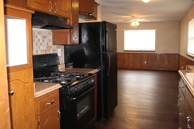 Building Photo - Wonderful remodel!