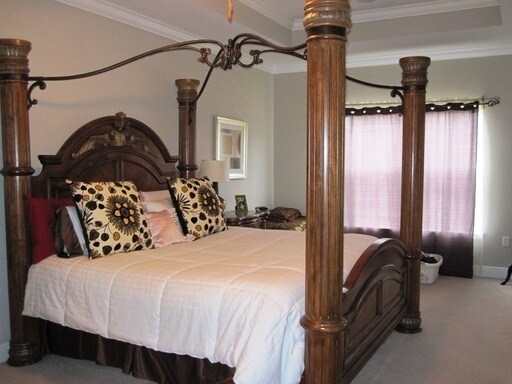 Building Photo - Great South Crestview Location