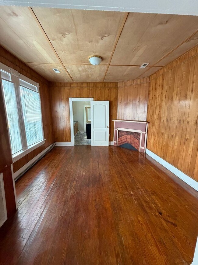 Building Photo - 707 Windsor Ave