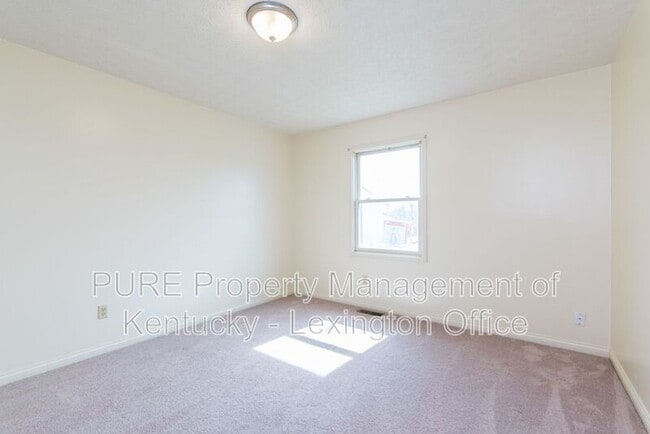 Building Photo - 304 Pigeon Ct