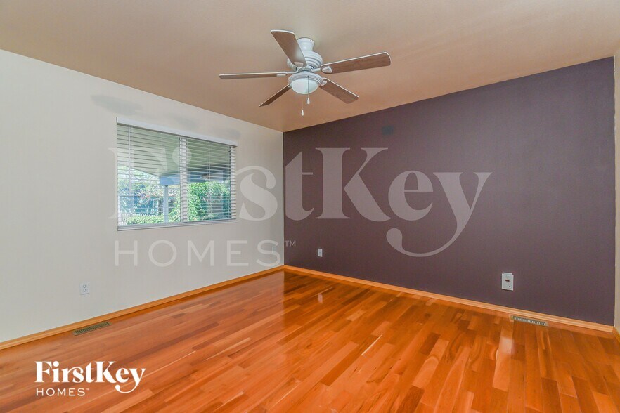 Building Photo - 8036 Oliver Rd