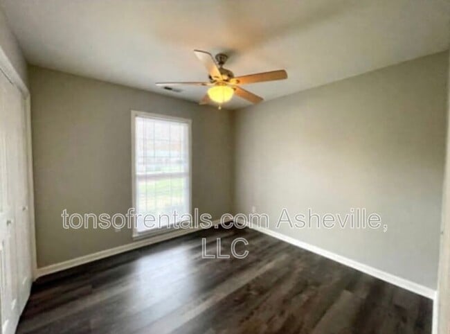 Building Photo - 307 Springfield Ct