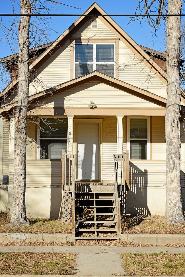 Building Photo - 814 2nd Ave NW