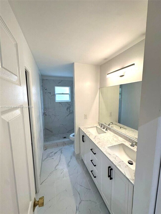 Building Photo - 4855 Palmbrooke Cir