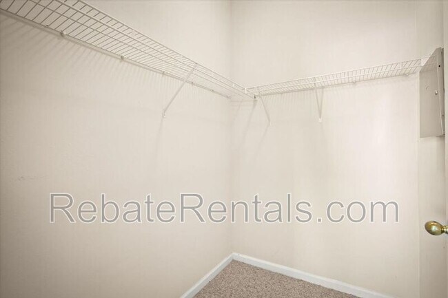 Building Photo - 7032 Deer Lodge Cir