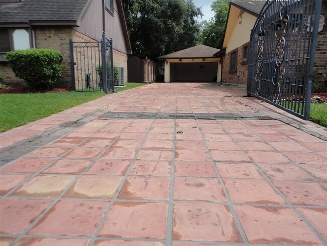 Building Photo - 4323 Colombia Dr