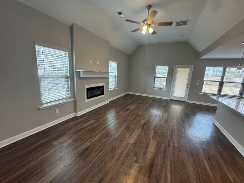 Building Photo - NEWLY CONSTRUCTED IN WALLS, MS