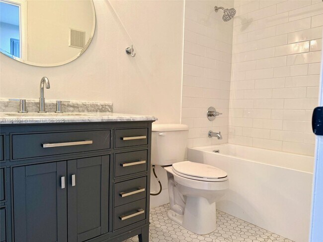 Building Photo - 9719 Hammocks Blvd