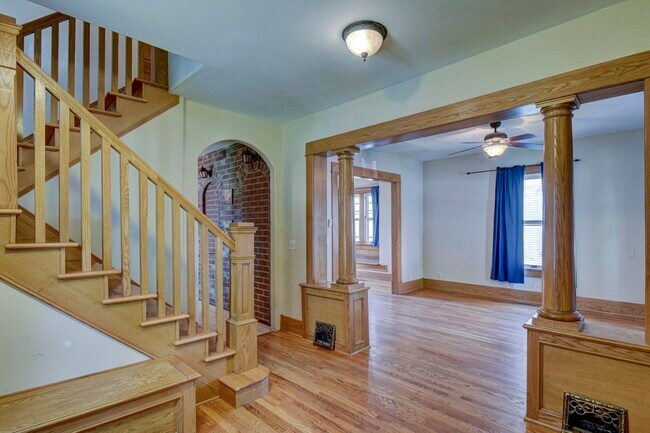 Building Photo - 307 N 31st St