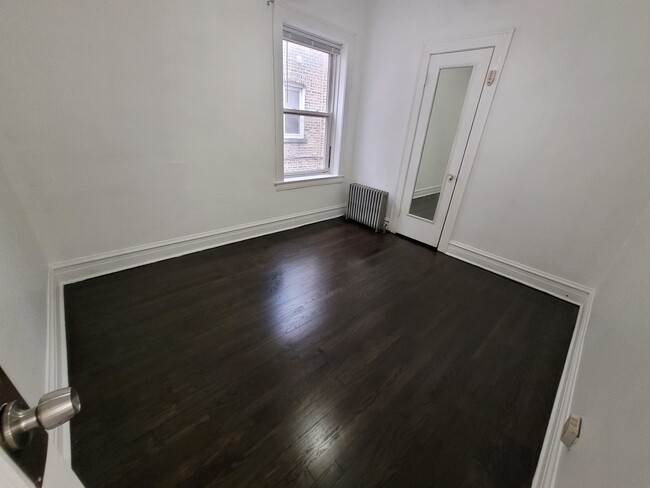 Building Photo - 2441 N Tripp Ave