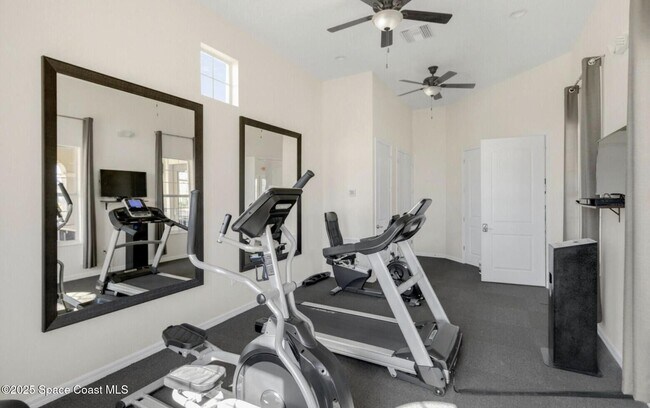 Building Photo - 2746 Spur Dr