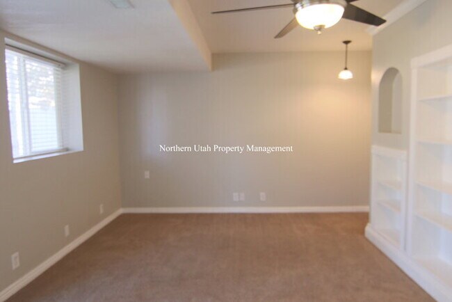 Building Photo - Amazing South Ogden Home with Everything!