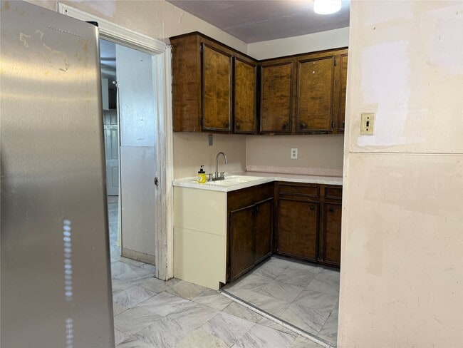 Building Photo - 5004 Irvington Blvd