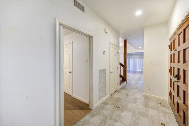 Building Photo - 12625 Memorial Dr