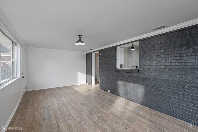 Building Photo - 1522 Captain Shreve Dr