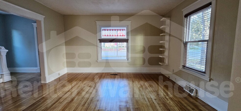 Building Photo - 1303 2nd St